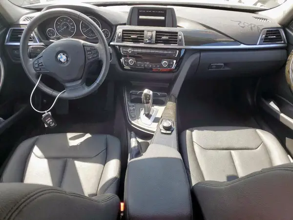 WBA8A9C55JAH13662 2018 BMW 3ER - Image 8