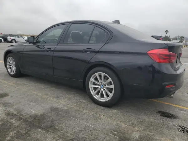WBA8A9C55JAH14603 2018 BMW 3ER - Image 2