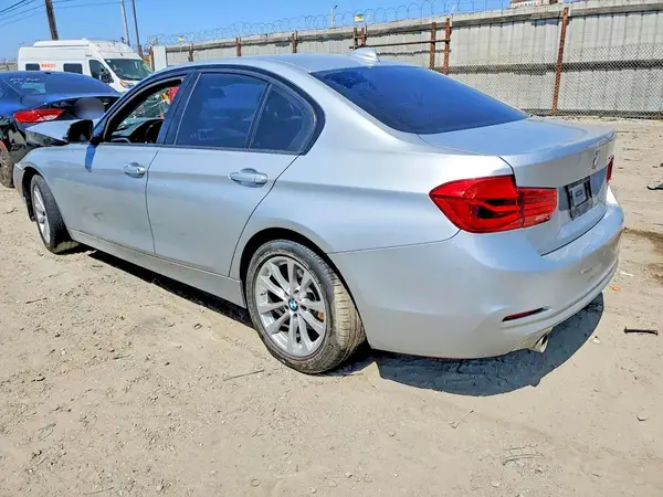 WBA8A9C56GK617135 2016 BMW 3ER - Image 2