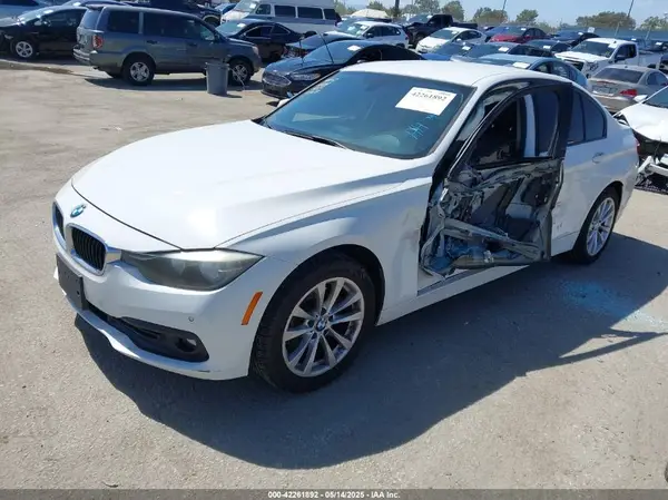 WBA8A9C56GK619015 2016 BMW 3ER - Image 2