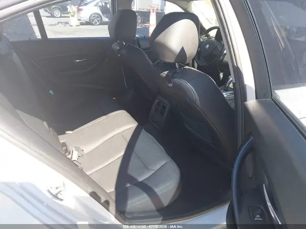 WBA8A9C56JAD27803 2018 BMW 3ER - Image 8