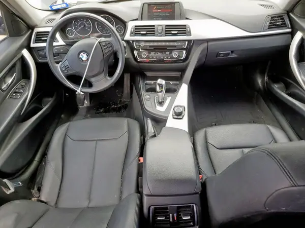 WBA8A9C56JAH12021 2018 BMW 3ER - Image 8
