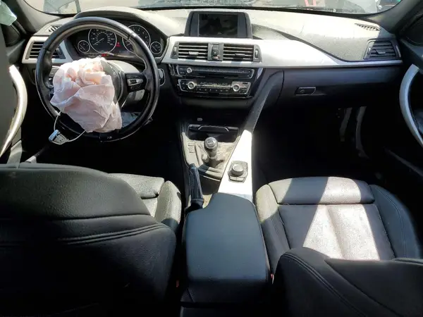 WBA8A9C56JAH14657 2018 BMW 3ER - Image 8