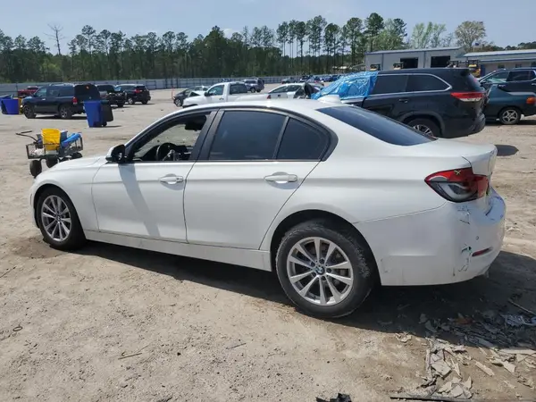 WBA8A9C56JAH14772 2018 BMW 3ER - Image 2