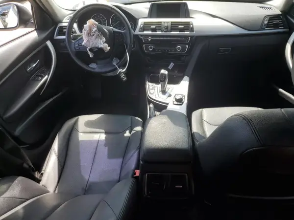 WBA8A9C56JAH14772 2018 BMW 3ER - Image 8