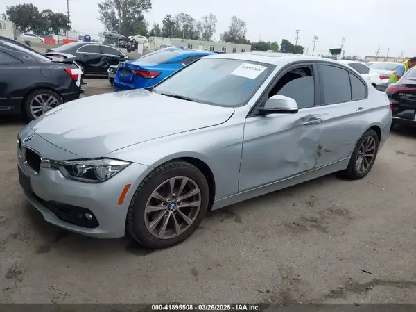 WBA8A9C56JK622794 2018 BMW 3ER - Image 2