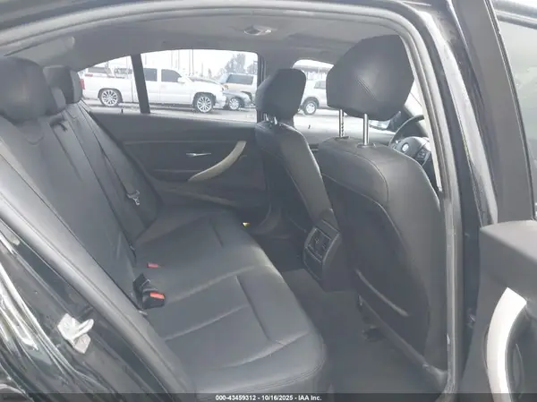 WBA8A9C57HK620000 2017 BMW 3ER - Image 8