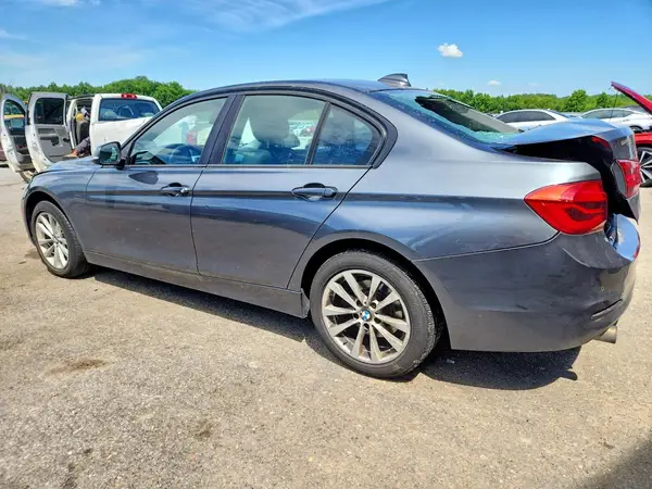 WBA8A9C57HK620109 2017 BMW 3ER - Image 2