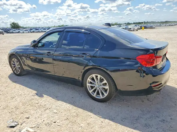 WBA8A9C57JAC99963 2018 BMW 3ER - Image 2