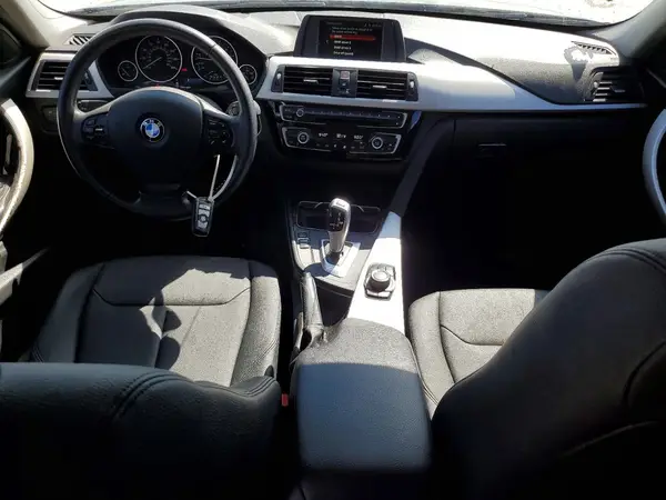 WBA8A9C57JAC99963 2018 BMW 3ER - Image 8