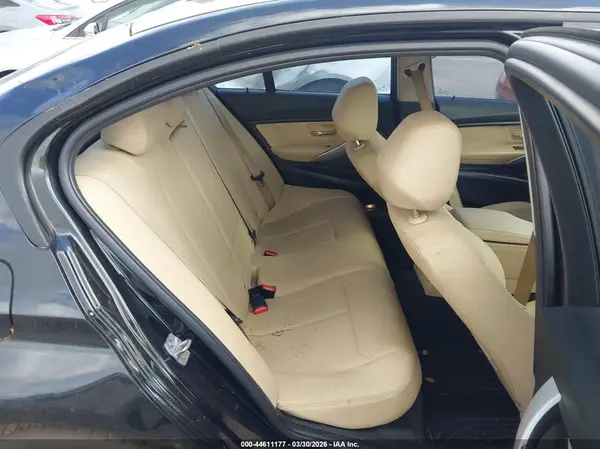 WBA8A9C57JAD27731 2018 BMW 3ER - Image 8