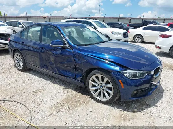 WBA8A9C57JAH13310 2018 BMW 3ER - Image 1