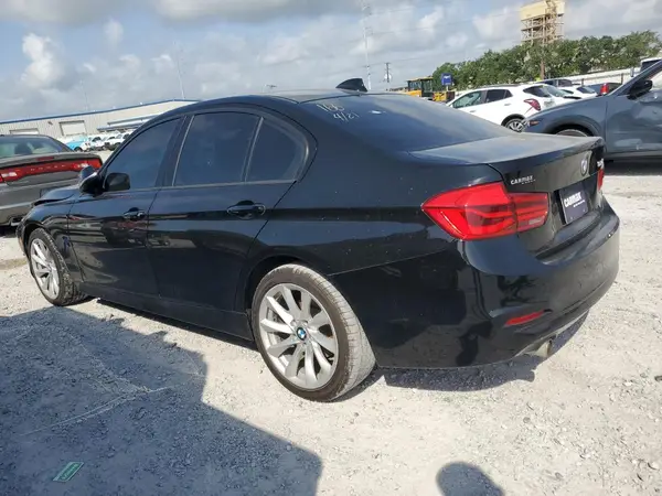 WBA8A9C57JAH13372 2018 BMW 3ER - Image 2