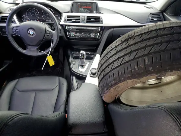 WBA8A9C57JAH13601 2018 BMW 3ER - Image 8