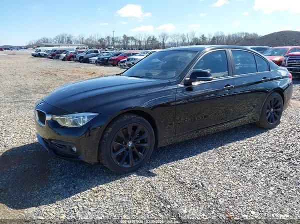 WBA8A9C57JAH14781 2018 BMW 3ER - Image 2