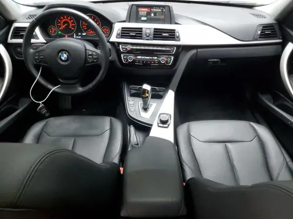 WBA8A9C57JK623002 2018 BMW 3ER - Image 8