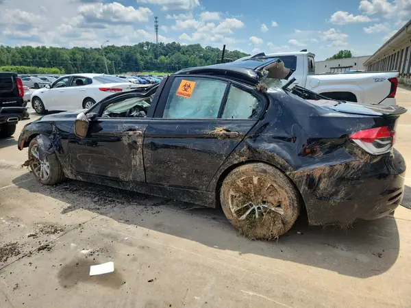 WBA8A9C58JAD26877 2018 BMW 3ER - Image 2