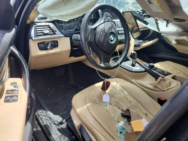 WBA8A9C58JAD26877 2018 BMW 3ER - Image 8