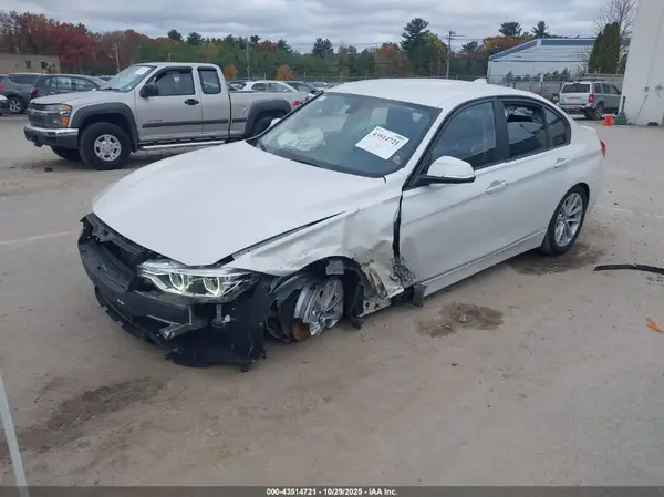 WBA8A9C58JAD26958 2018 BMW 3ER - Image 2