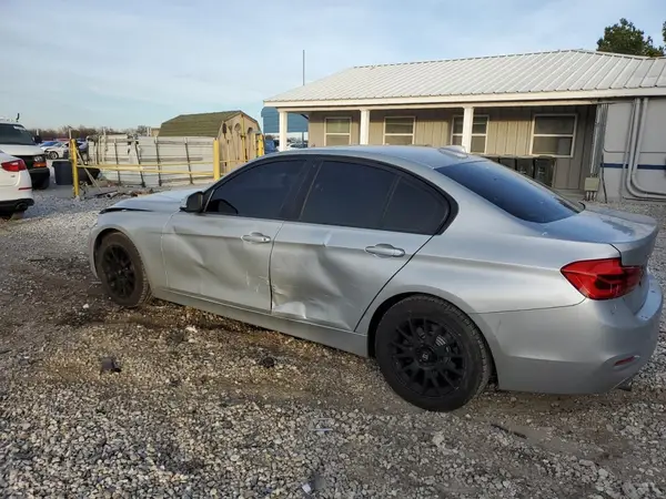 WBA8A9C58JAD28113 2018 BMW 3ER - Image 2
