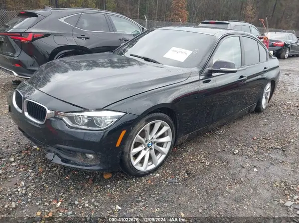 WBA8A9C58JAH12103 2018 BMW 3ER - Image 2