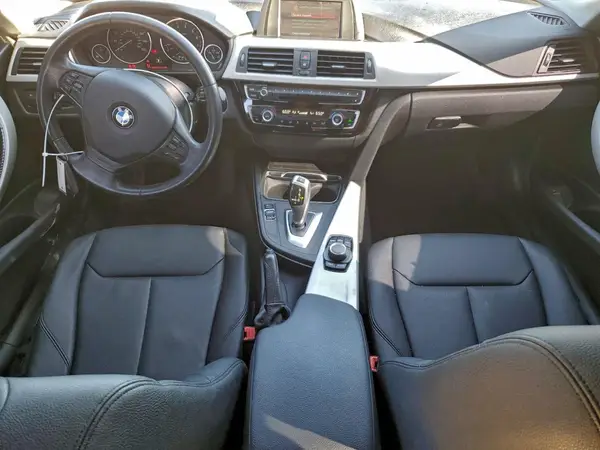 WBA8A9C58JAH13218 2018 BMW 3ER - Image 8