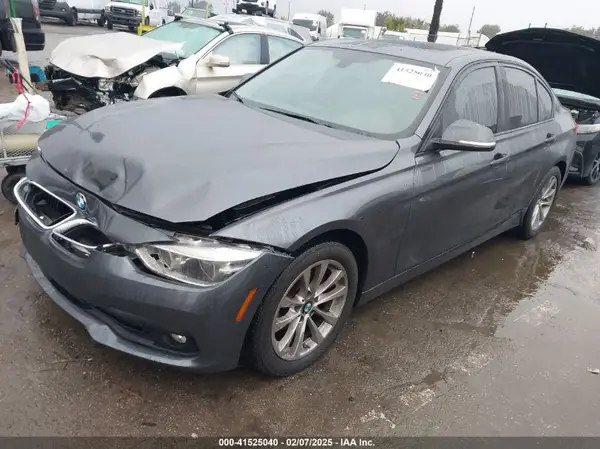 WBA8A9C58JAH14143 2018 BMW 3ER - Image 2