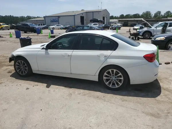 WBA8A9C58JAH14191 2018 BMW 3ER - Image 2