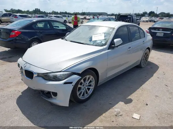WBA8A9C59GK615766 2016 BMW 3ER - Image 2