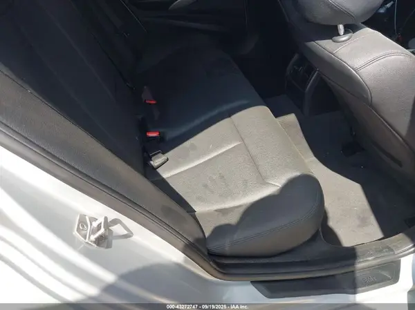 WBA8A9C59GK615766 2016 BMW 3ER - Image 8