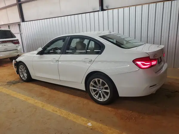 WBA8A9C59GK619056 2016 BMW 3ER - Image 2