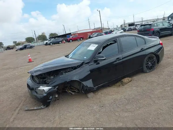 WBA8A9C59HK620080 2017 BMW 3ER - Image 2