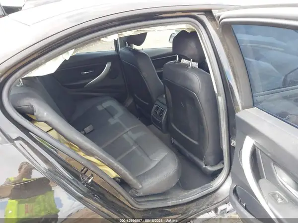 WBA8A9C59HK620080 2017 BMW 3ER - Image 8