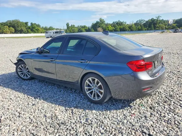 WBA8A9C59JAD28007 2018 BMW 3ER - Image 2