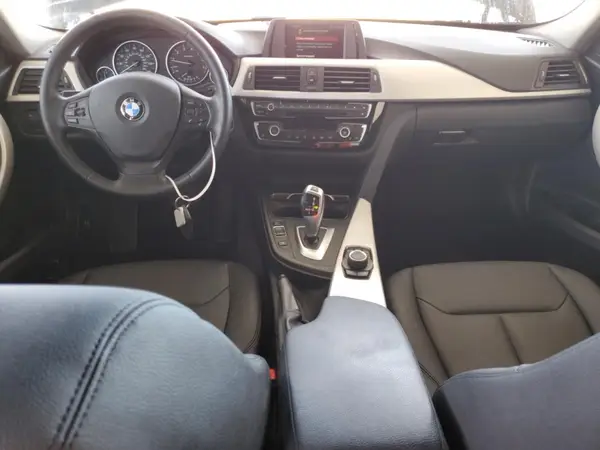 WBA8A9C59JAH13373 2018 BMW 3ER - Image 8