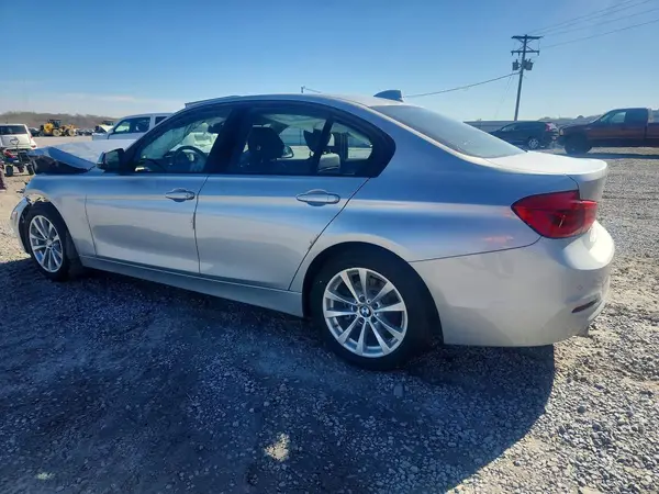WBA8A9C59JAH13924 2018 BMW 3ER - Image 2