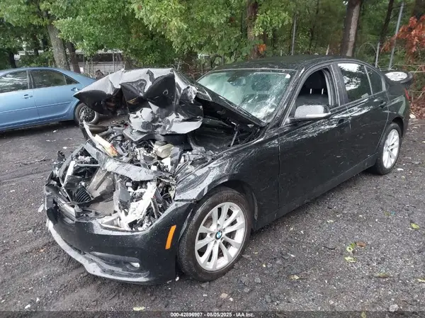 WBA8A9C59JAH14314 2018 BMW 3ER - Image 2