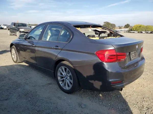 WBA8A9C5XHK620024 2017 BMW 3ER - Image 2