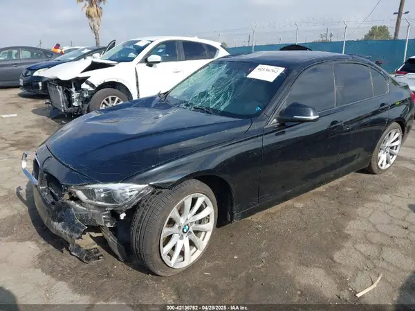 WBA8A9C5XJAD27898 2018 BMW 3ER - Image 2