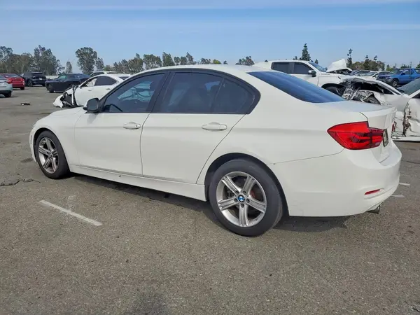 WBA8A9C5XJAD27917 2018 BMW 3ER - Image 2