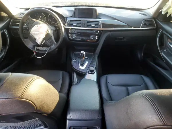 WBA8A9C5XJAH13091 2018 BMW 3ER - Image 8