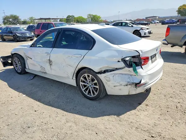 WBA8A9C5XJAH13348 2018 BMW 3ER - Image 2