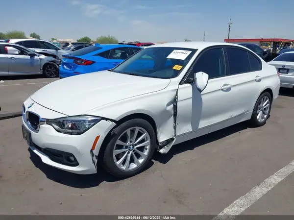 WBA8A9C5XJAH13477 2018 BMW 3ER - Image 2