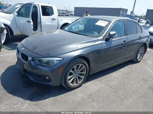 WBA8A9C5XJAH13883 2018 BMW 3ER - Image 2