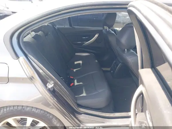 WBA8A9C5XJAH13883 2018 BMW 3ER - Image 8