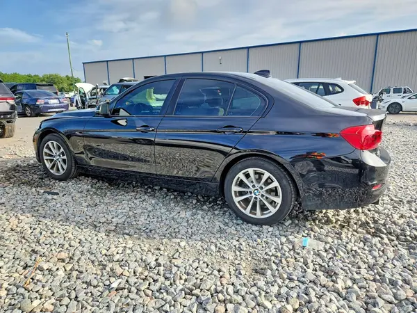WBA8A9C5XJAH14726 2018 BMW 3ER - Image 2