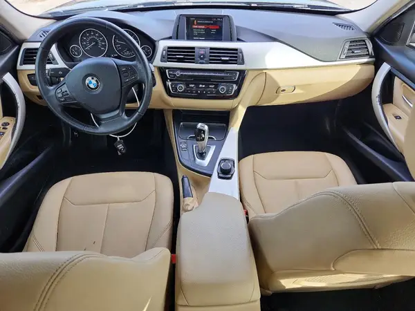 WBA8A9C5XJAH14726 2018 BMW 3ER - Image 8