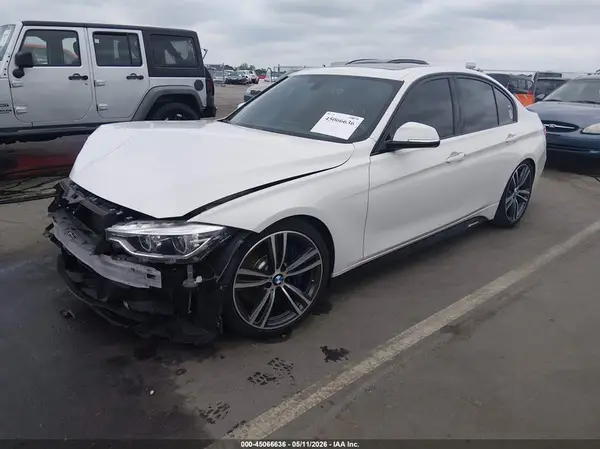 WBA8B3C30HK384461 2017 BMW 3ER - Image 2