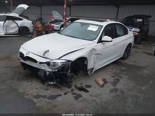 WBA8B3C50JK384841 2018 BMW 3ER - Image 2