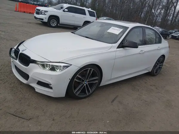 WBA8B3C50JK843057 2018 BMW 3ER - Image 2